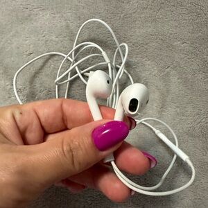 Apple iPhone headphones new